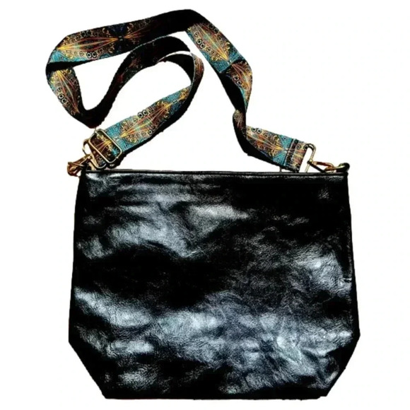 Black crossbody purse…New without tags - Picture 1 of 4